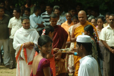Buddhist, Hindu and Islamic leaders preach ethnic fusion