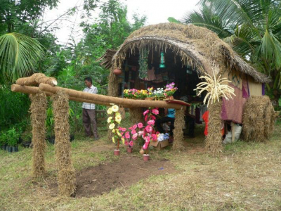 Stall using natural materials to display community products