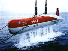 開発中の自立型無人潜水艇