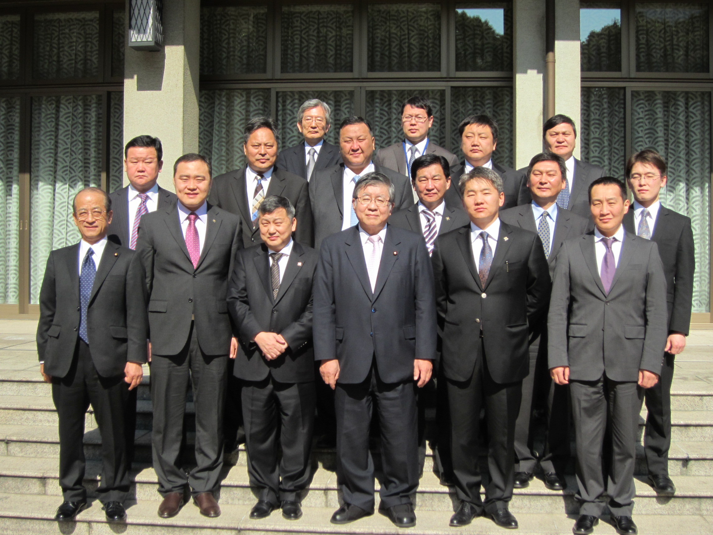 横路衆議院議長を表敬訪問したモンゴルの国会議員
