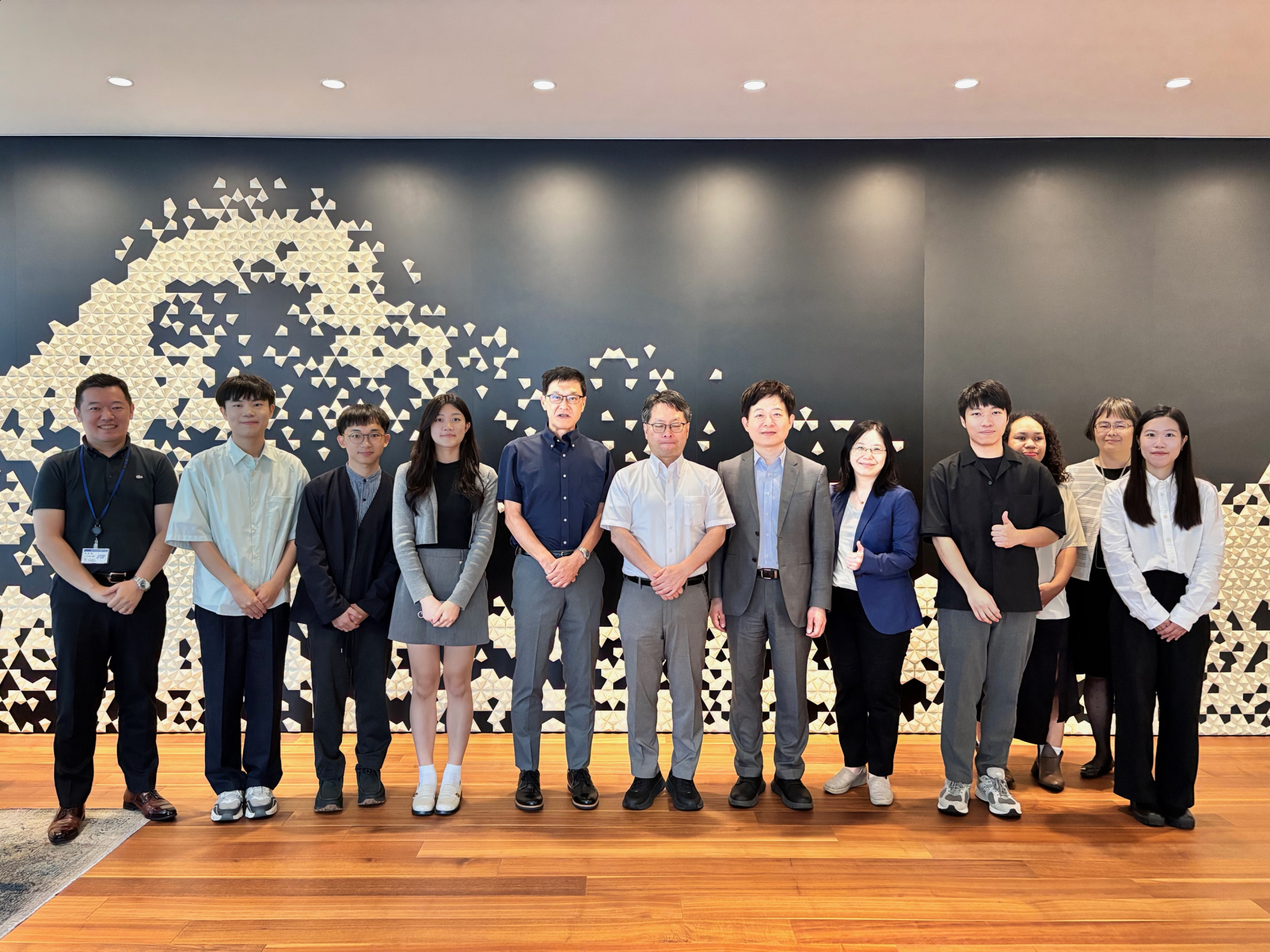 Held Discussions with students of National Chengchi university program in Japan studies