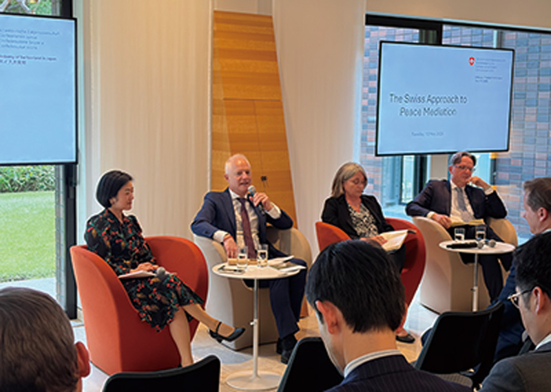 A panel discussion co-hosted by the Embassy of Switzerland in Japan and SPF