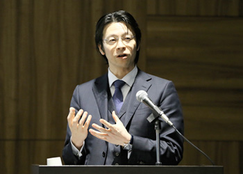 多摩大学大学院の國分俊史教授
