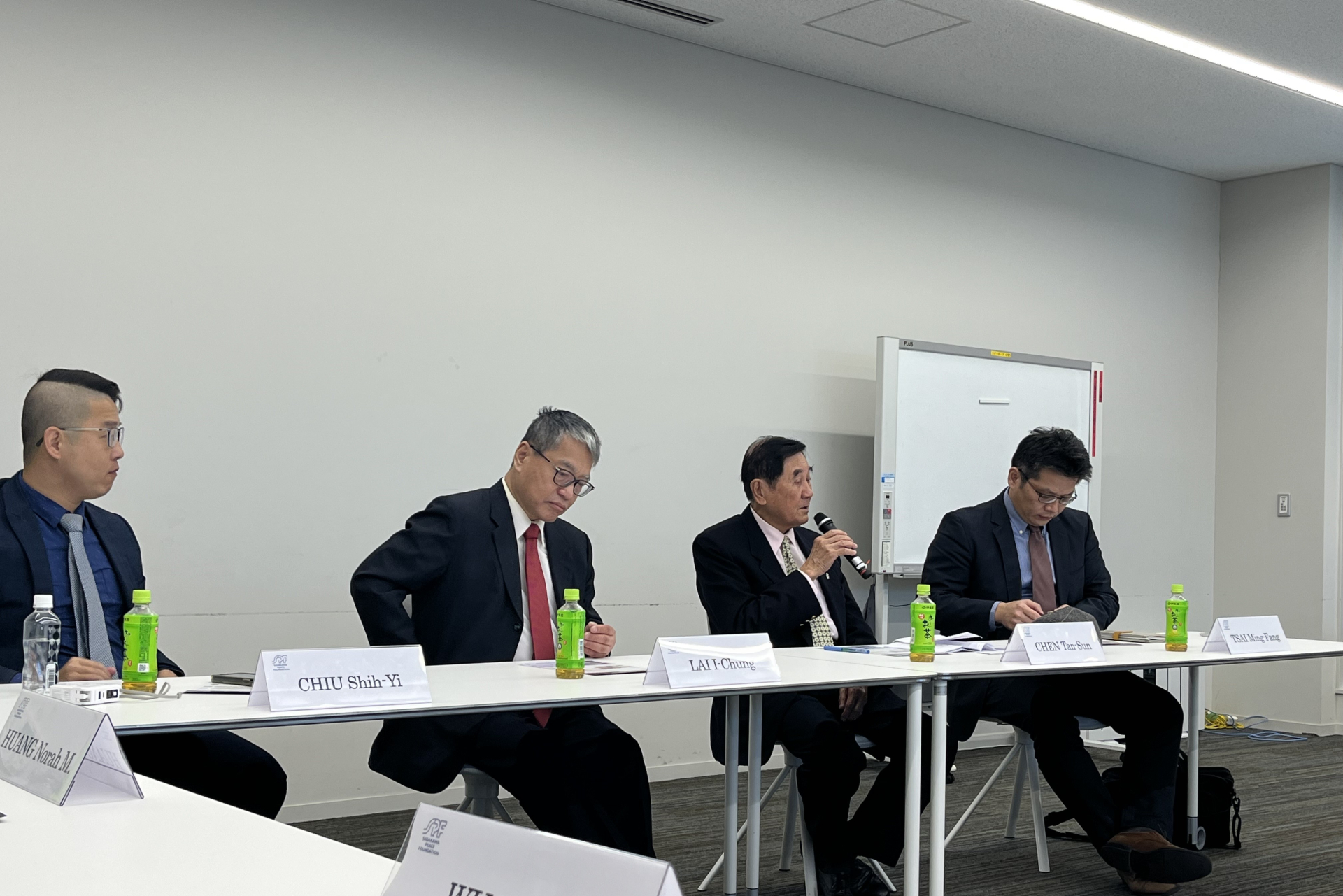 台湾シンクタンクとのラウンドテーブルを開催