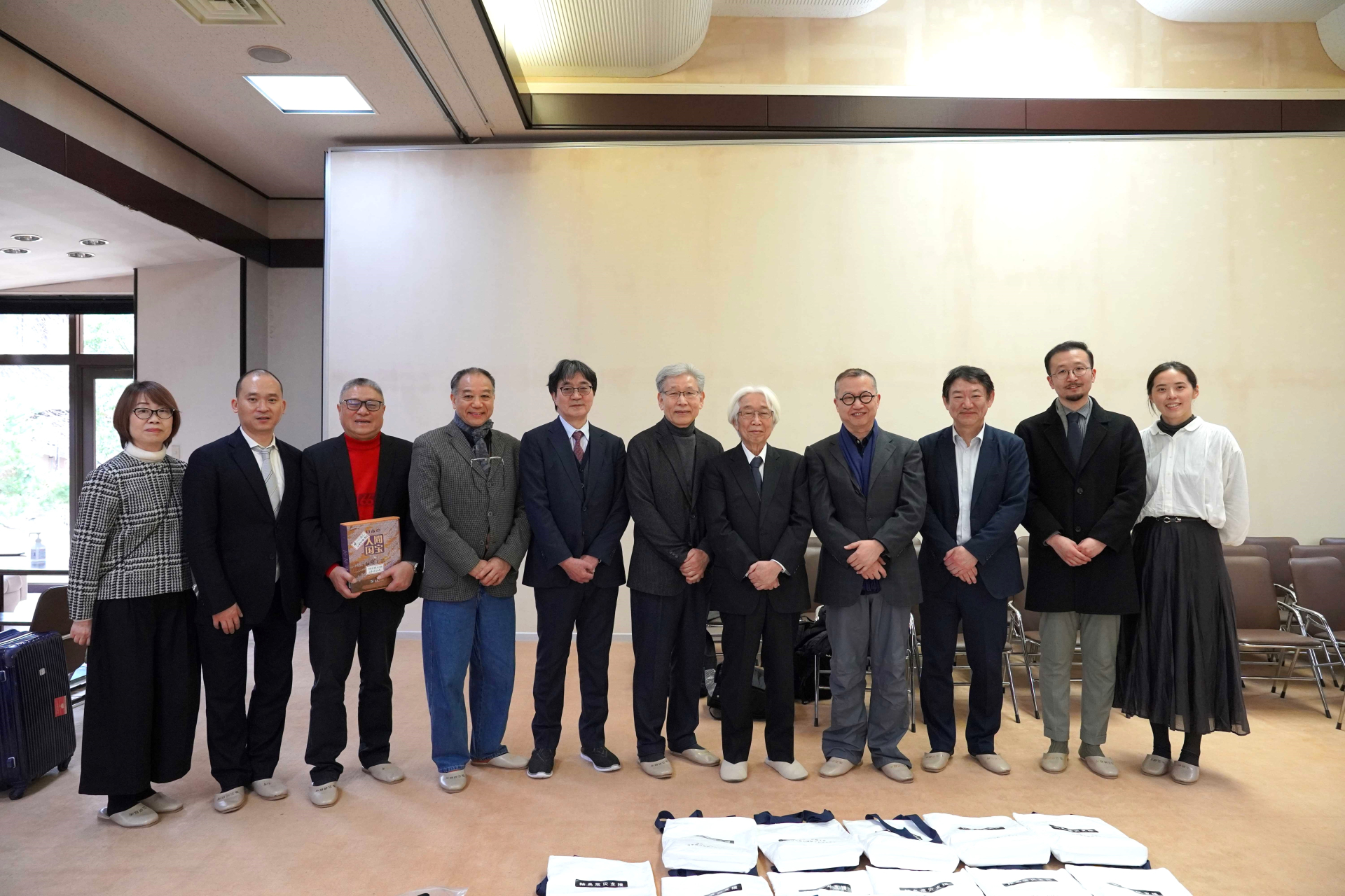 震災復興へ想いをつなぐ日中交流<br>中国の無形文化財保護団体が輪島漆芸技術研修所に漆を寄贈