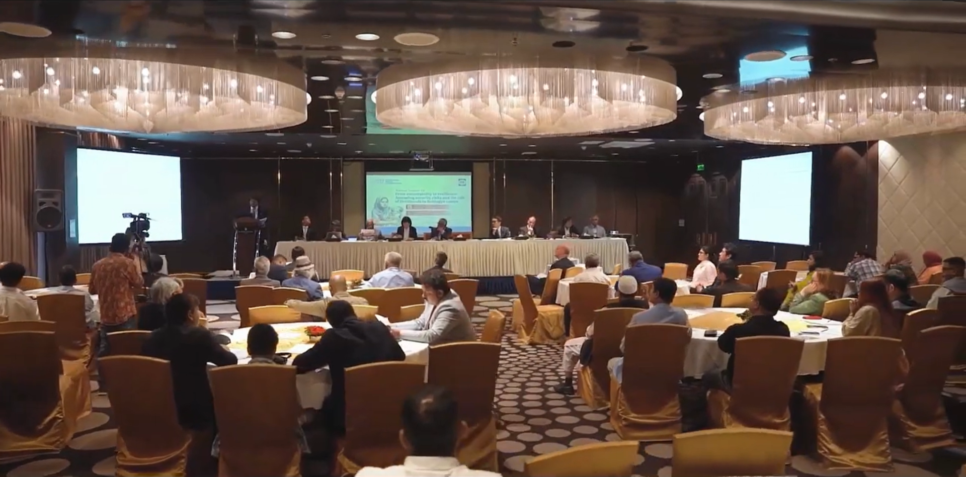 脆弱性からレジリエンスへ：ロヒンギャ難民キャンプにおける安全保障と生計