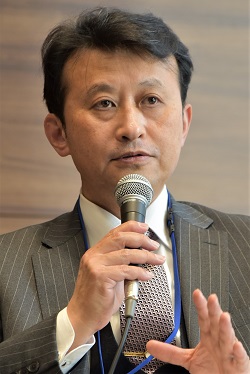 小原凡司氏