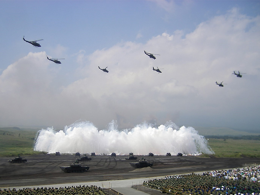 ２００９年、人民解放軍代表団が視察した際の富士総合火力演習