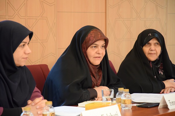 イラン女性・家庭環境担当副大統領室及びイラン外務省のメンバー