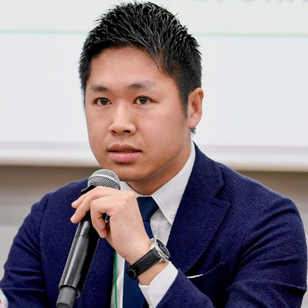 小林 周 氏