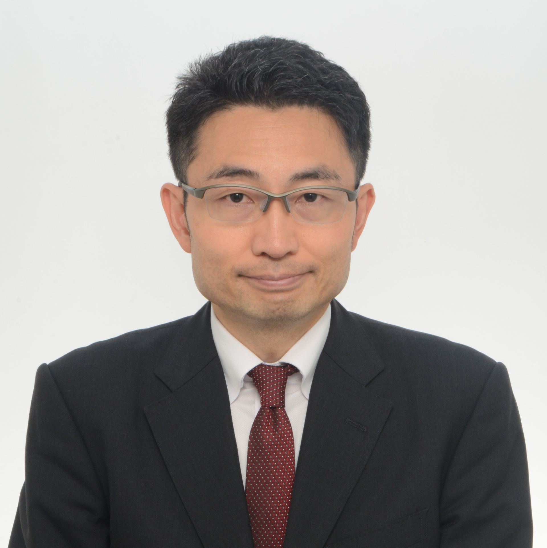 中村 亮 氏