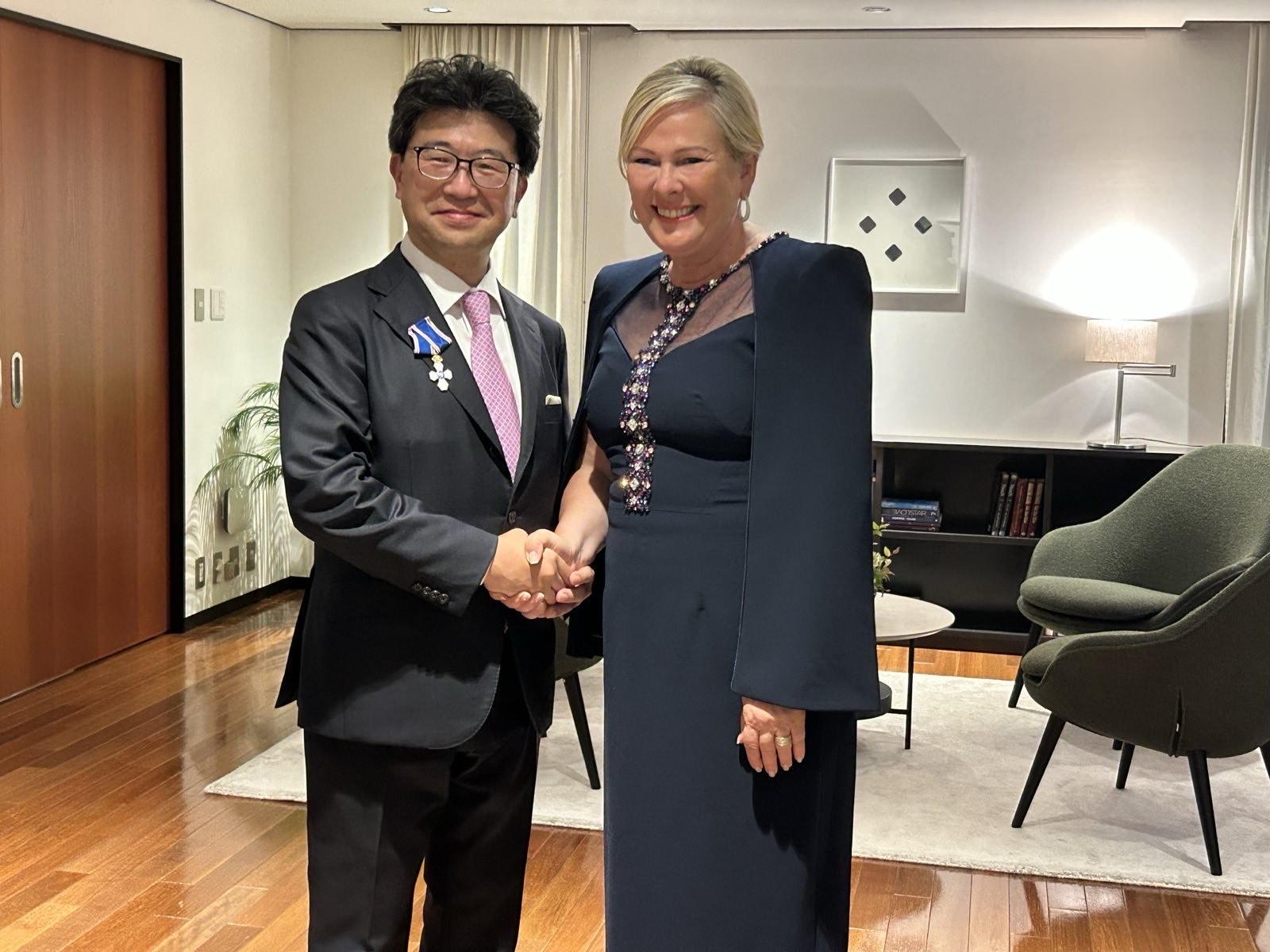 明ブ連 名誉会長 メニコン、田中英成会長が名誉会長に 川浦康嗣社長がCEO就任 - 日本