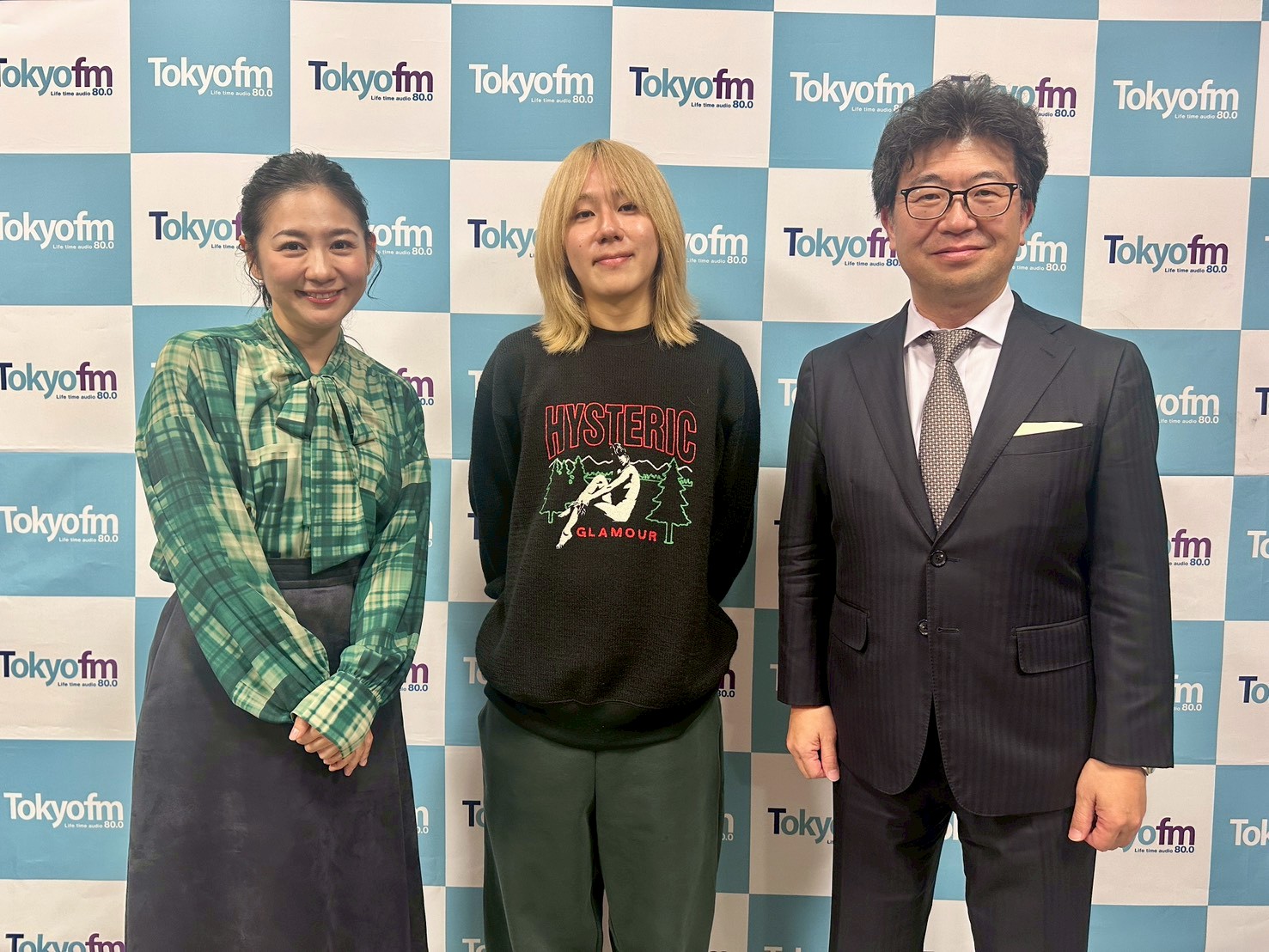 （写真左から）岸谷蘭丸さん、角南篤理事長、関根麻里さん