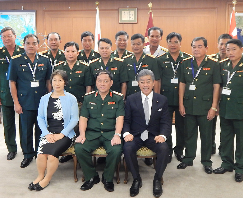 「自衛隊の「即応体制」を視察 日越佐官級交流でベトナム人民軍代表団