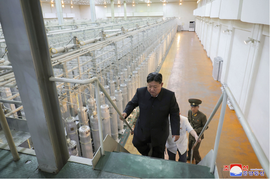 写真2：公開された北朝鮮の濃縮施設