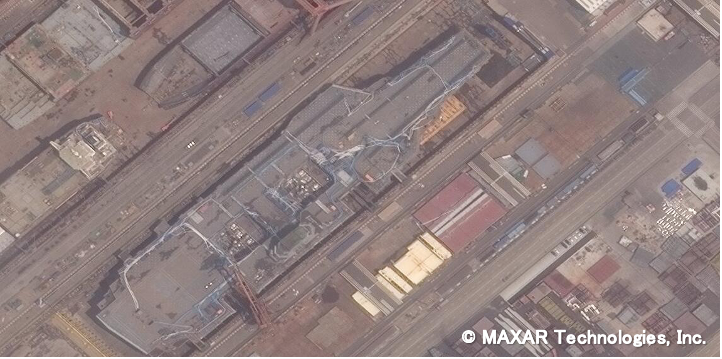 図5　2021年7月12日　建造中の003型空母（上海江南造船所）