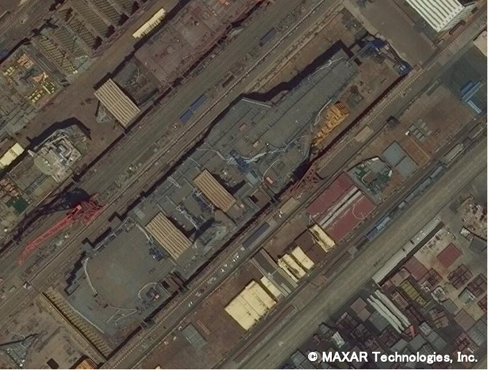 図6　2021年7月23日　建造中の003型空母（上海江南造船所）