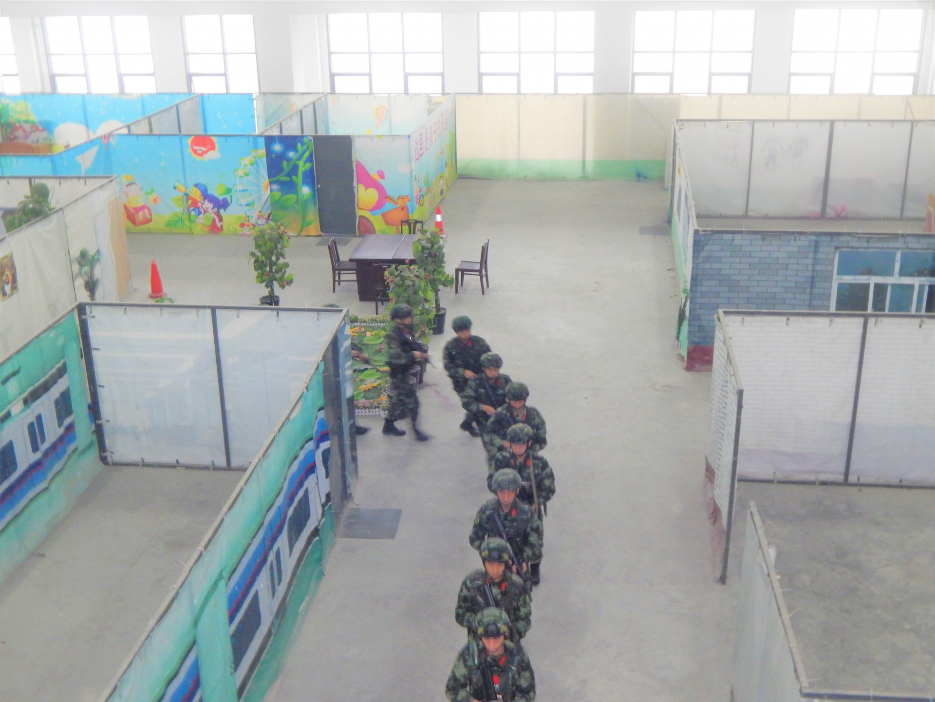 （画像）武装警察訓練基地で実施された市街戦訓練