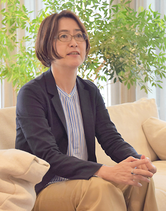 (写真)中村唯