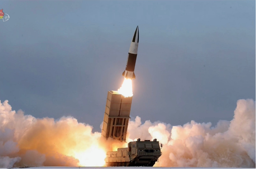 ※北朝鮮が公表した「戦術誘導弾」の写真（朝鮮中央通信）。
