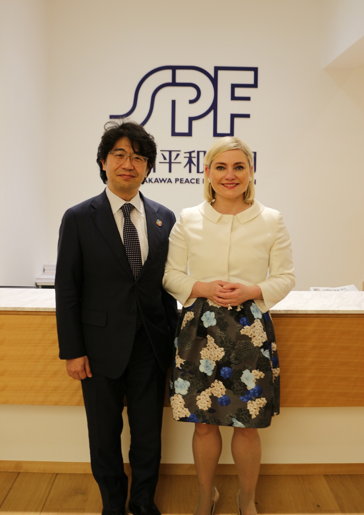 OPRI-SPF President Atsushi Sunami (left) and H.E. Ms. Lilja Alfreðsdóttir, Minister of Education, Science and Culture of Iceland