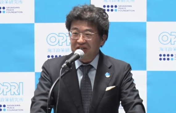 (left) Dr. Atsushi Sunami, President of the Foundation,