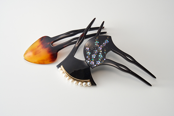 ■ Figure 1: A Tortoiseshell Hairpin