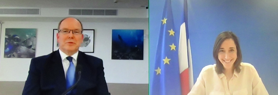 モナコのアルベール2世大公(左)とフランスのブルーン・ポアールソン環境・連帯移行省国務大臣(右)写真