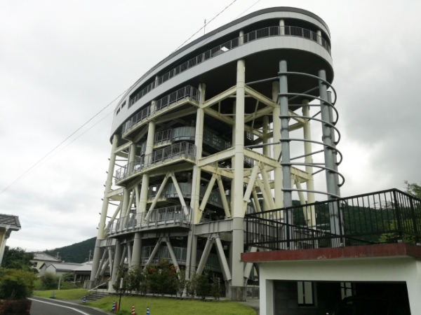 ■図1 高知県黒潮町の津波避難タワー