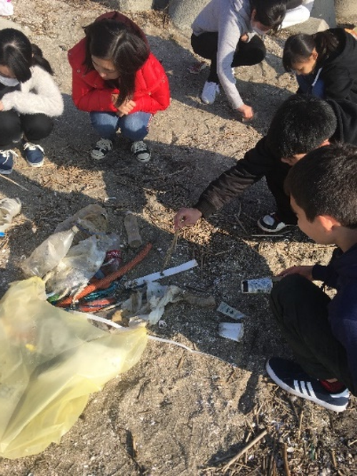 SDGsからアプローチする海の命を守る取り組み~輝翔館中等教育学校における総合的な探求の時間を通して~