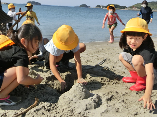 地域を見つめ，学びに向かう子 ～ 伝えたくなる子，聴きたくなる子の育成～