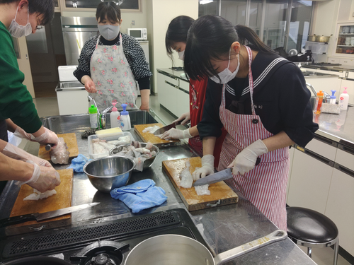 SS探究Ⅱ　保健・公民・福祉ゼミ　「釜石近海の深海魚を学び、深海未利用魚の活用を探る」