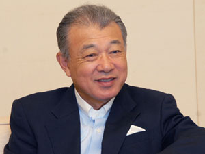 笹川陽平　初代運営委員長