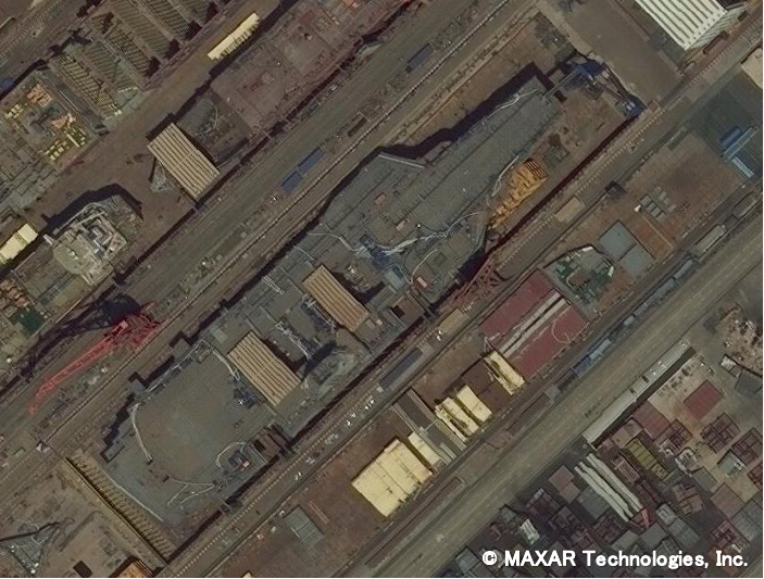 図６　2021年7月23日　建造中の003型空母（上海江南造船所）